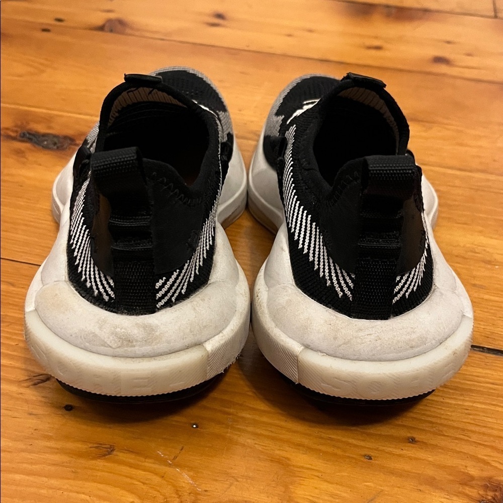 SOREL Explorer Defy Low Shoes Knit Sneakers Women’s 6 Black White Slip On READ - Picture 5 of 8